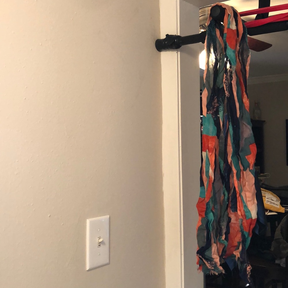 Lightweight spring scarf